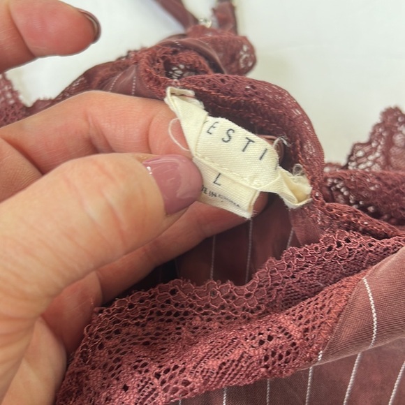 Love Stitch Blouse Tank Top Lace Striped Strappy Red and White size Large - Picture 4 of 10